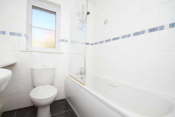 Shower Window Replacement in Leominster